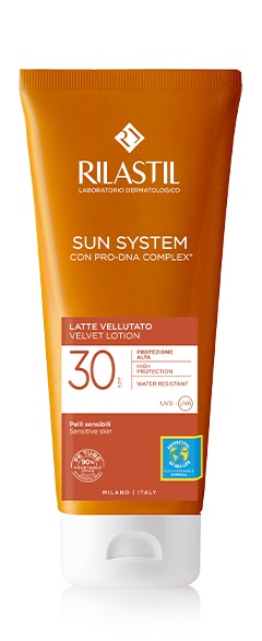 RILASTIL SUN SYSTEM PHOTO PROTECTION TERAPY LATTE VELLUTANTE SPF 30 200 ML - goldeneffe.it
